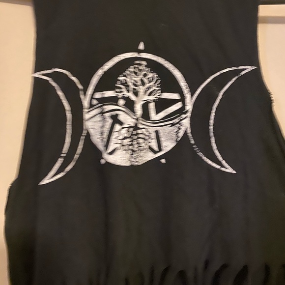 🚨Crop Fringe Tank Top🚨 - Picture 2 of 2